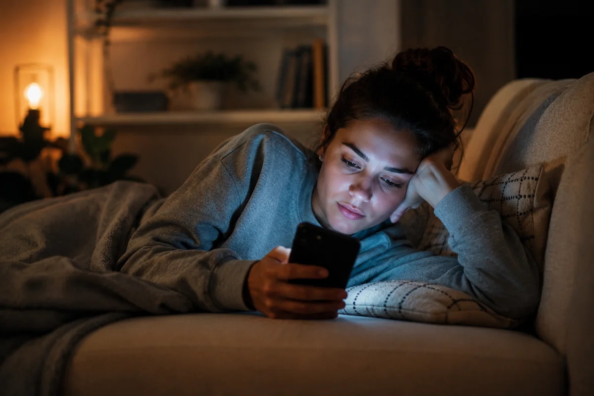 Hvor mange timer bruger vi på telefonen?